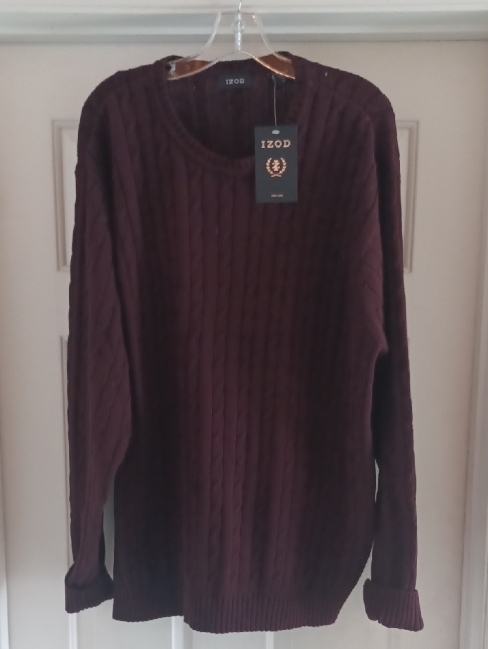 NWT Izod Burgundy Cable Knit Crewneck Sweater